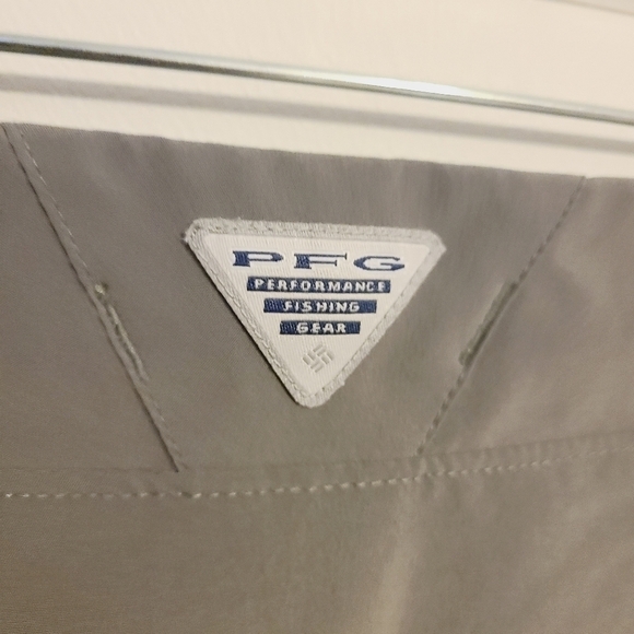 Columbia | Women's Gray Hiking or Workout Pants (Size XL) - Picture 11 of 13